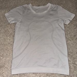 Lululemon t-shirt